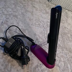 Corrale Straightener Black Nickel/Fuchsia
